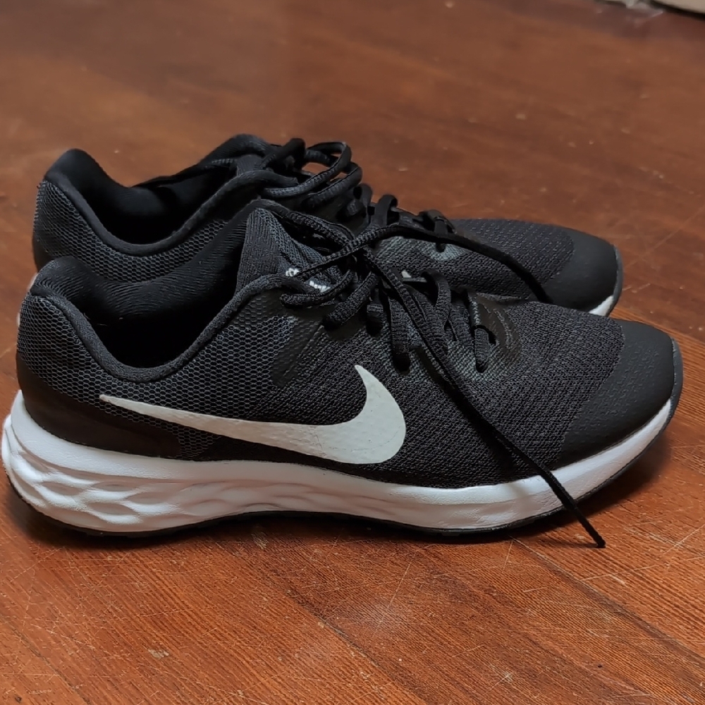 Nike Black Sneakers with White Logo, 6Y